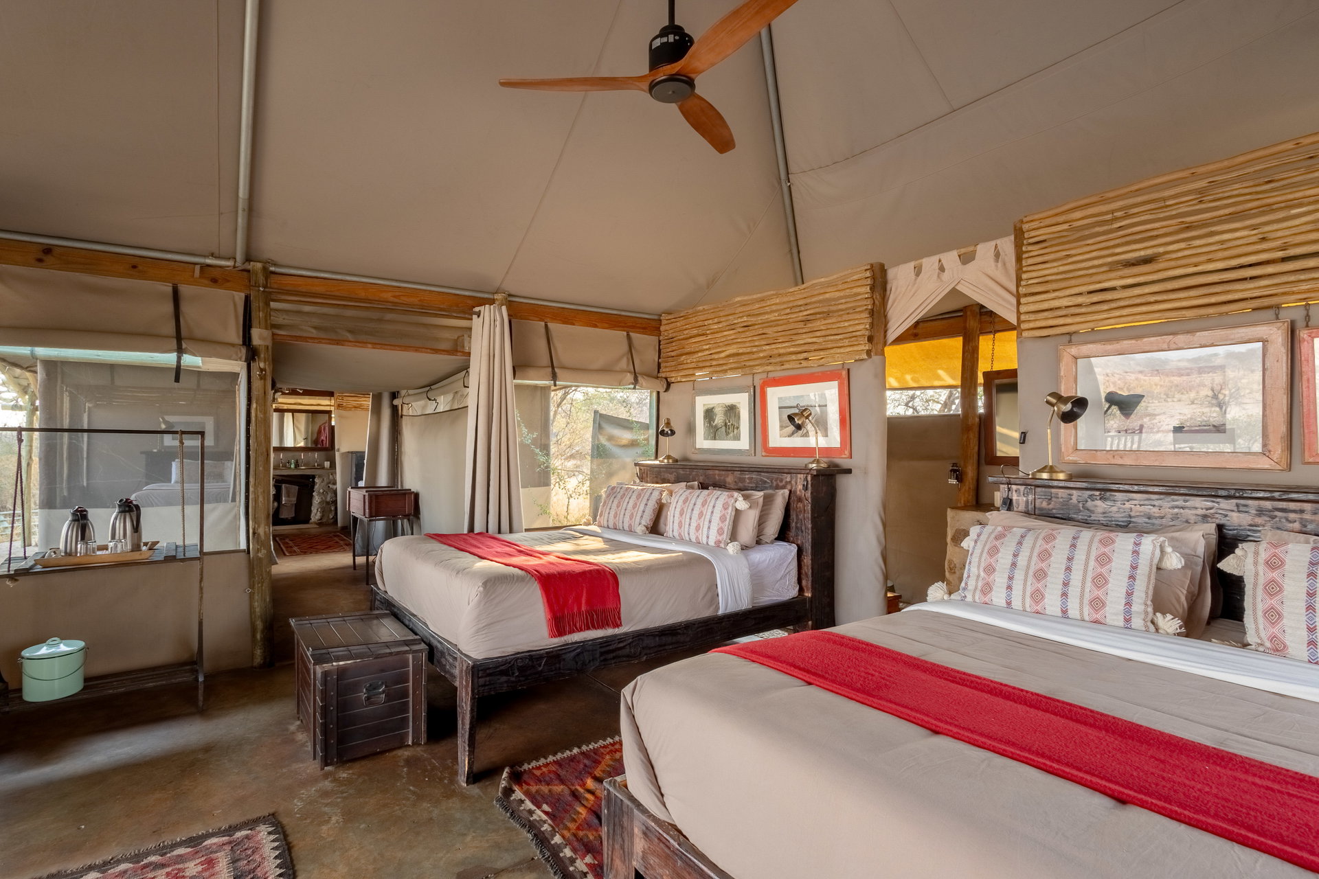 Meno a Kwena — Family Tent