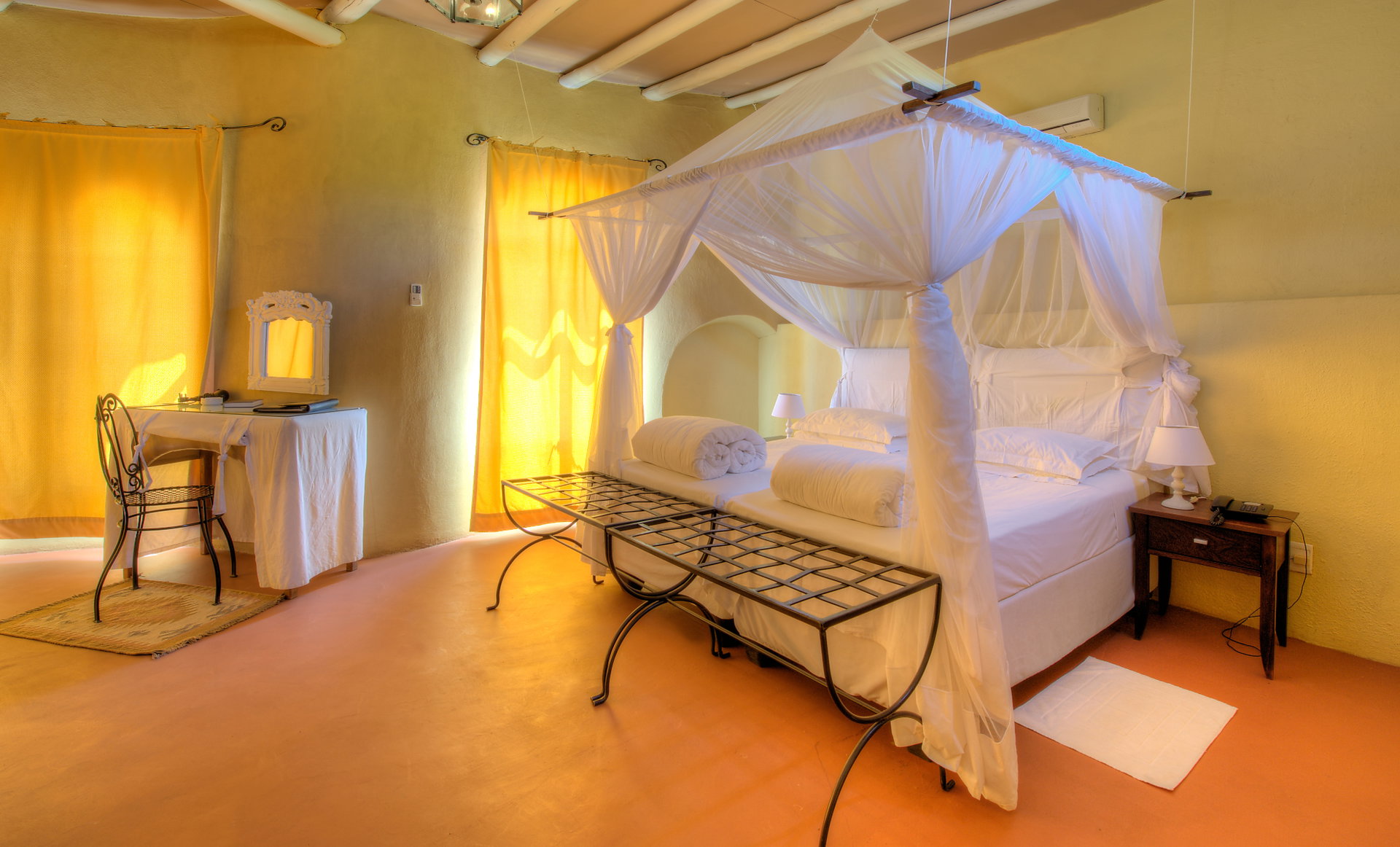 Le Mirage Resort & Spa — Camelthorn Room