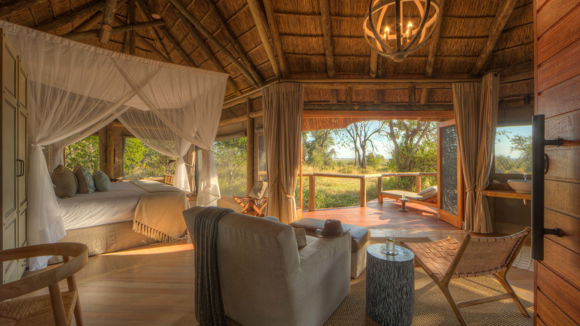 Camp Moremi — room